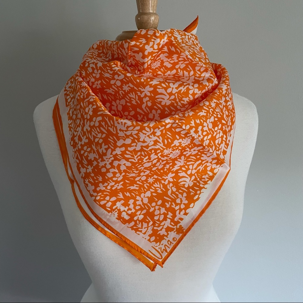 Oversized Vintage Vena Scarf